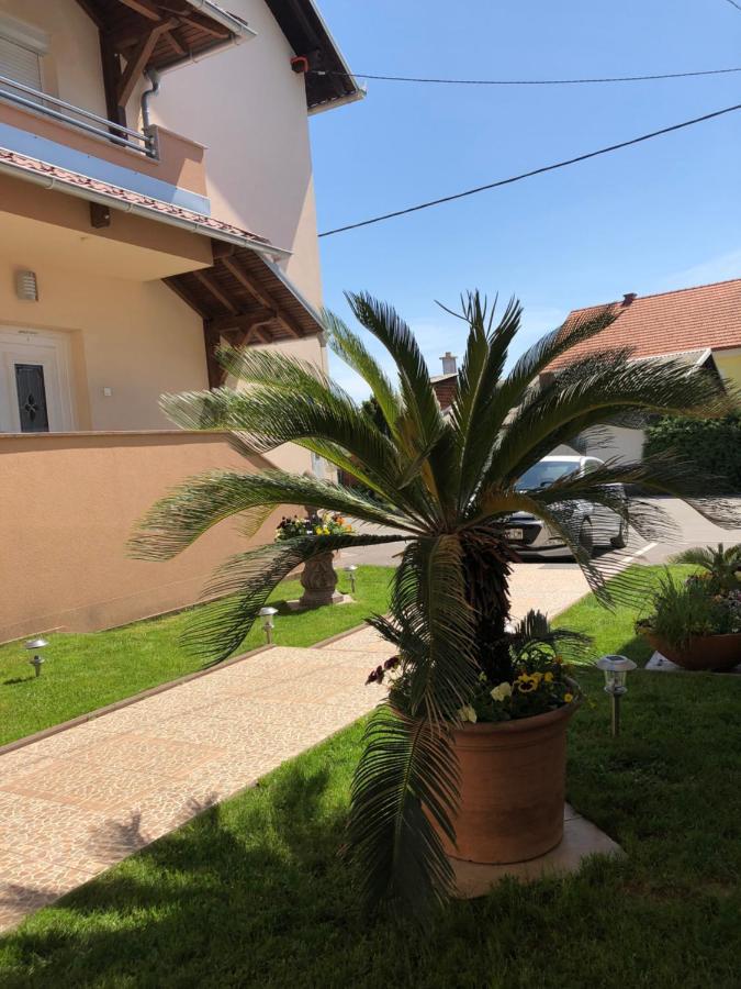 Apartmani "Mimoza" Otočac Exterior foto