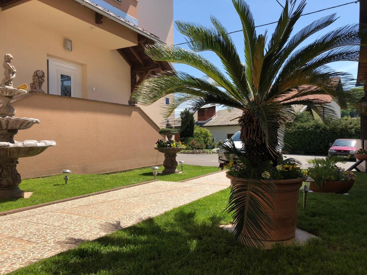 Apartmani "Mimoza" Otočac Exterior foto