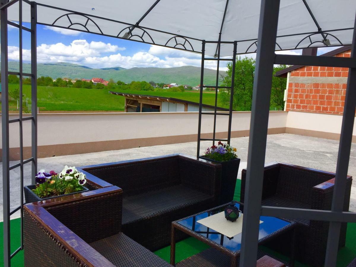Apartmani "Mimoza" Otočac Exterior foto