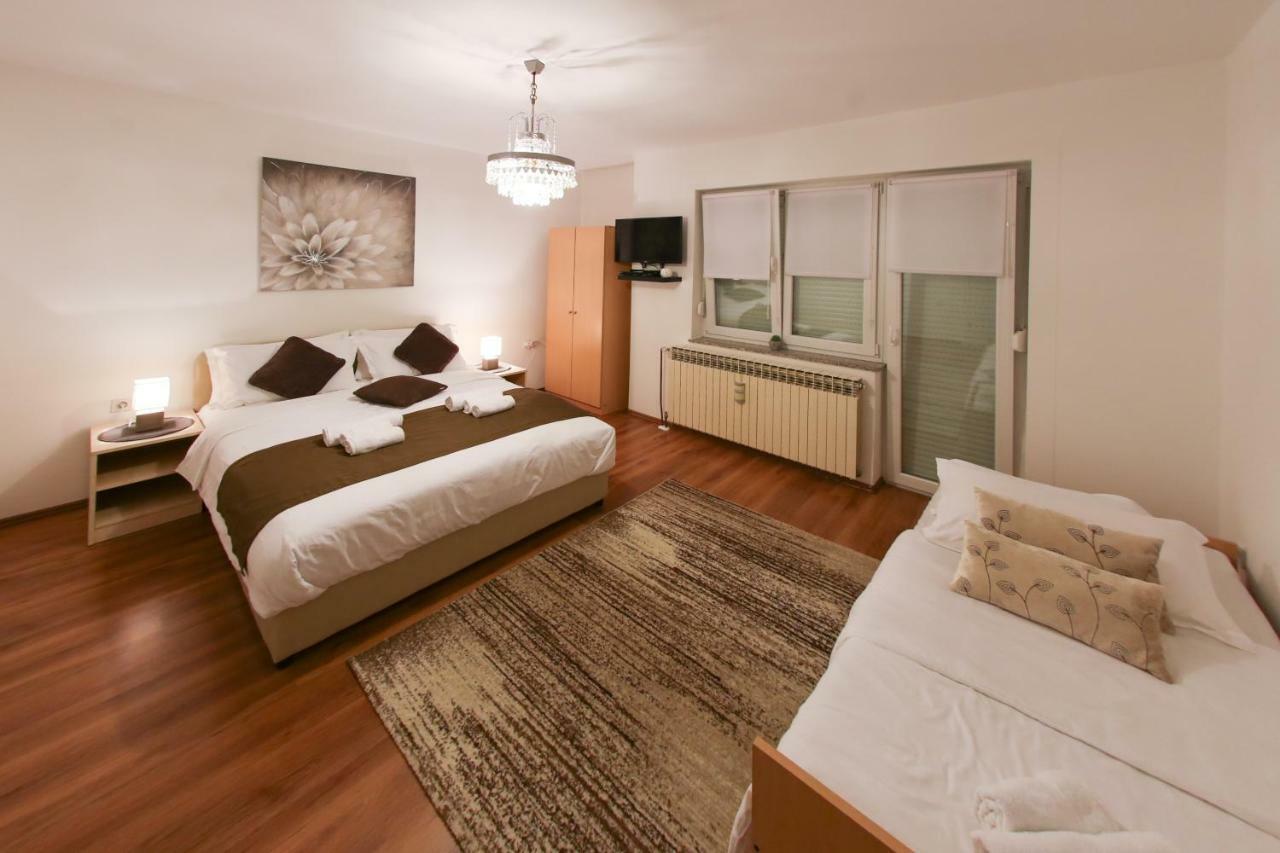 Apartmani "Mimoza" Otočac Exterior foto