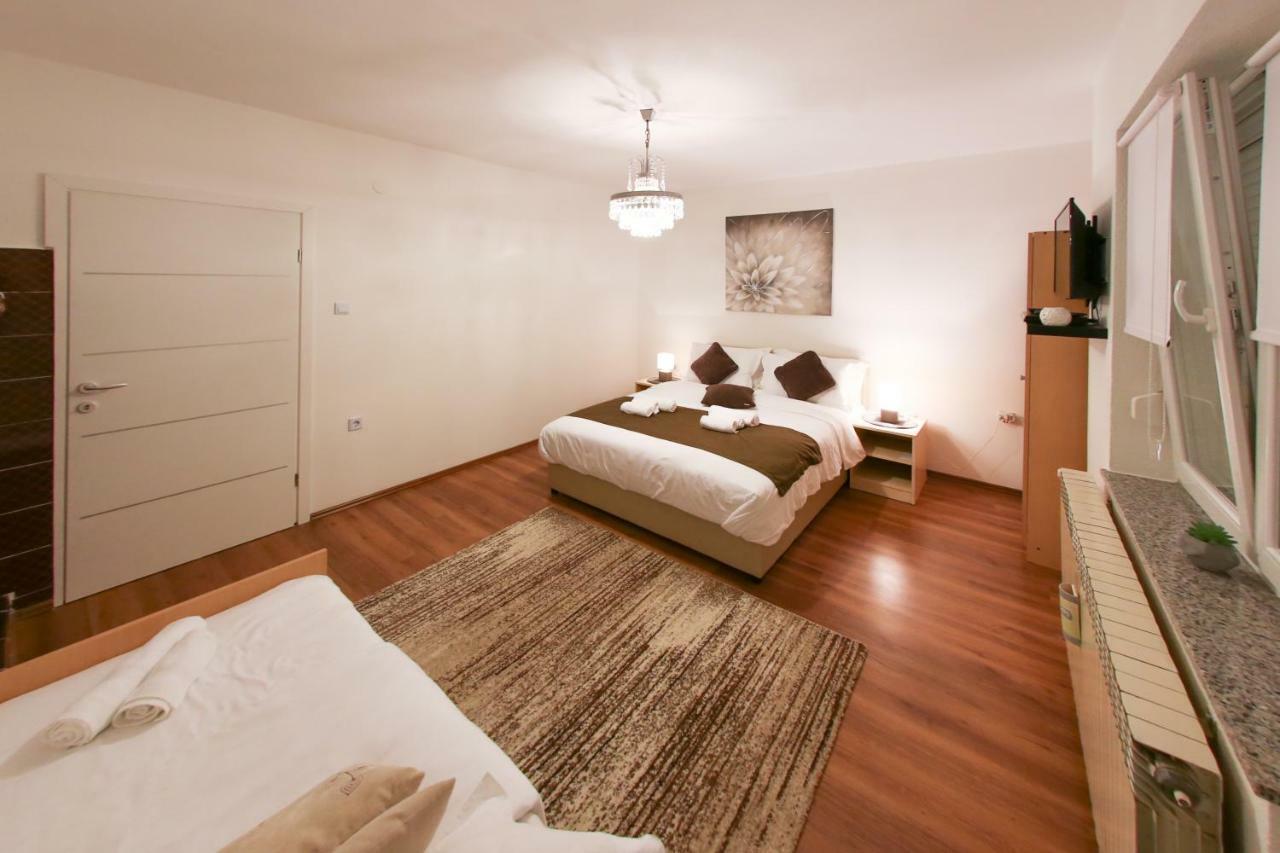 Apartmani "Mimoza" Otočac Exterior foto