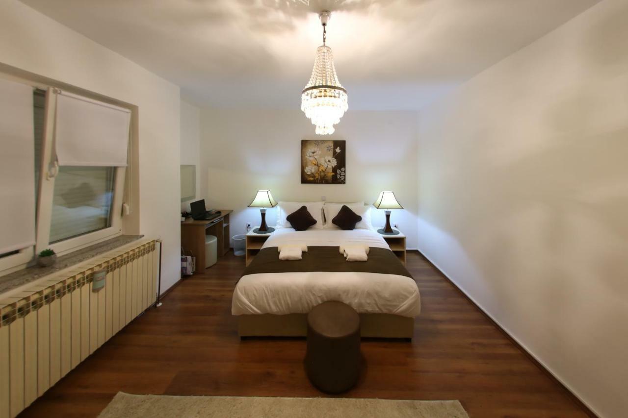 Apartmani "Mimoza" Otočac Exterior foto