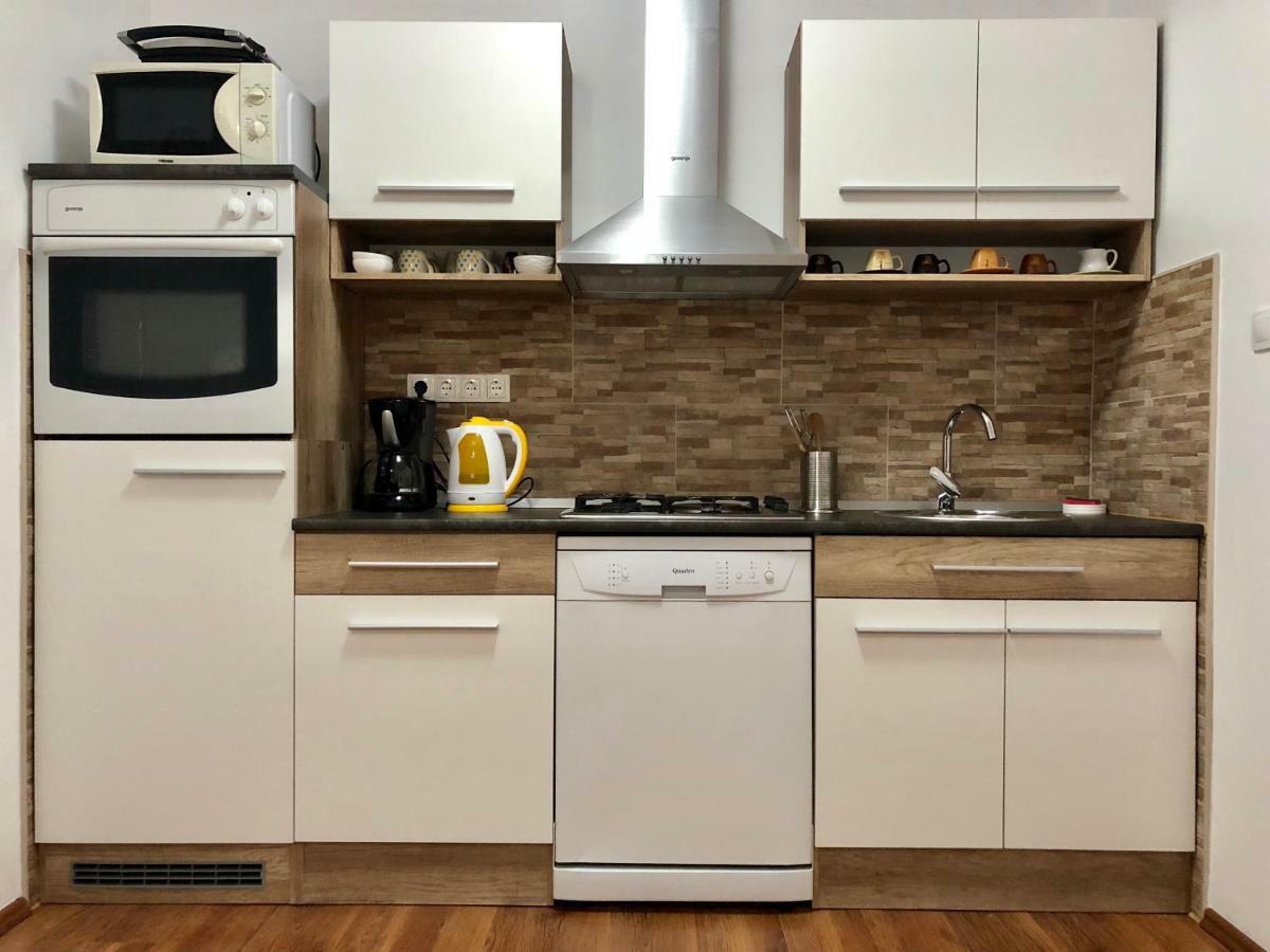 Apartmani "Mimoza" Otočac Exterior foto