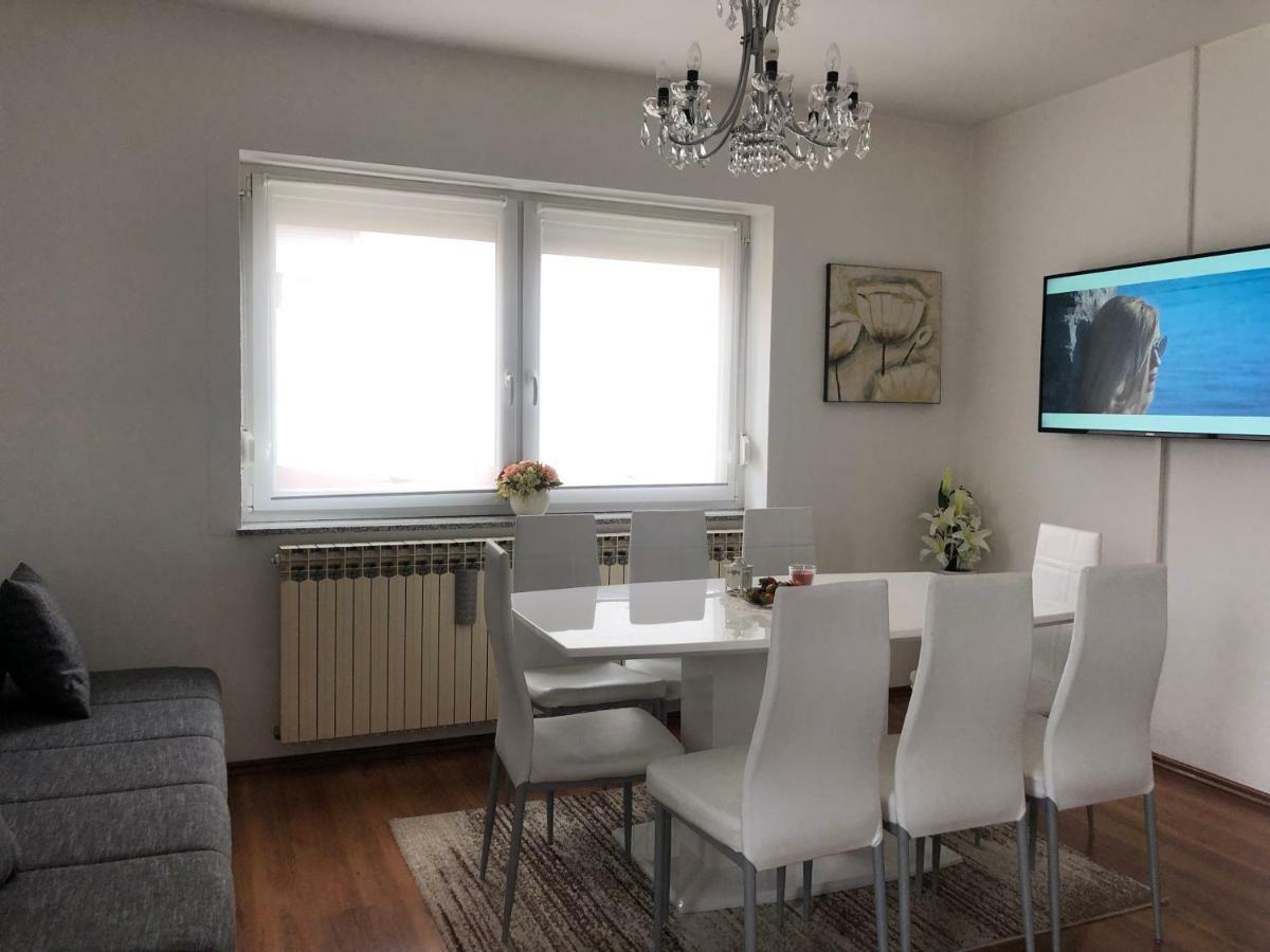 Apartmani "Mimoza" Otočac Exterior foto