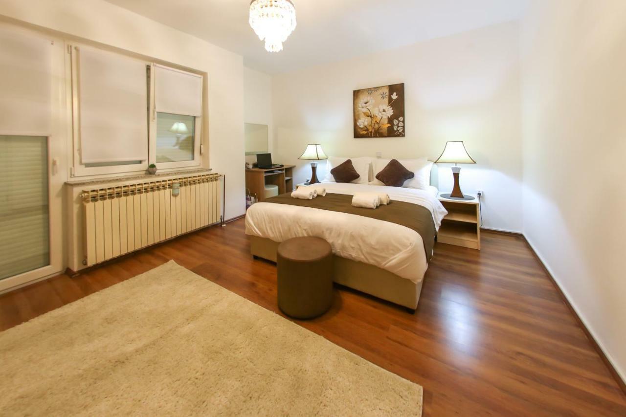 Apartmani "Mimoza" Otočac Exterior foto
